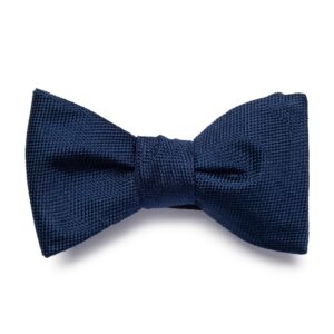 Elegancka jedwabna mucha wiązana gładka z fakturą granatowa VAN THORN