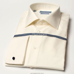 Śmietankowa / jasna ecru taliowana koszula (SLIM FIT) z półwłoskim kołnierzykiem, mankiety na spinki 45