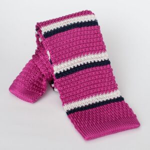 Różowy jedwabny krawat z dzianiny - knit w białe i granatowe pasy