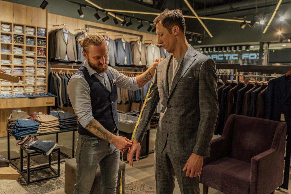 suit fitting